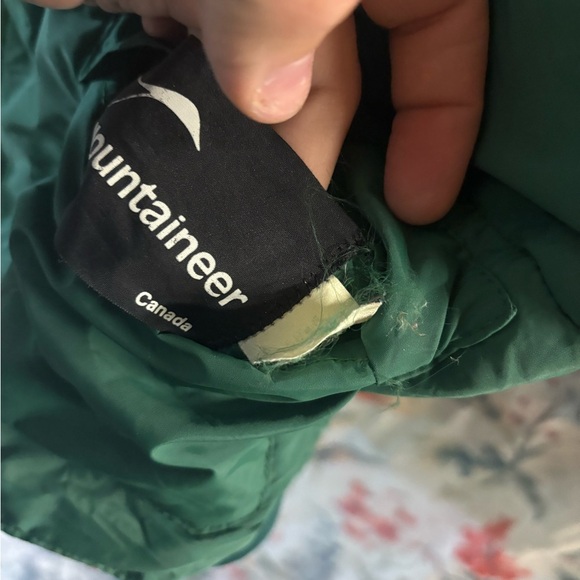 Vintage Reversible Green and Orange Puffer Vest - Picture 5 of 10